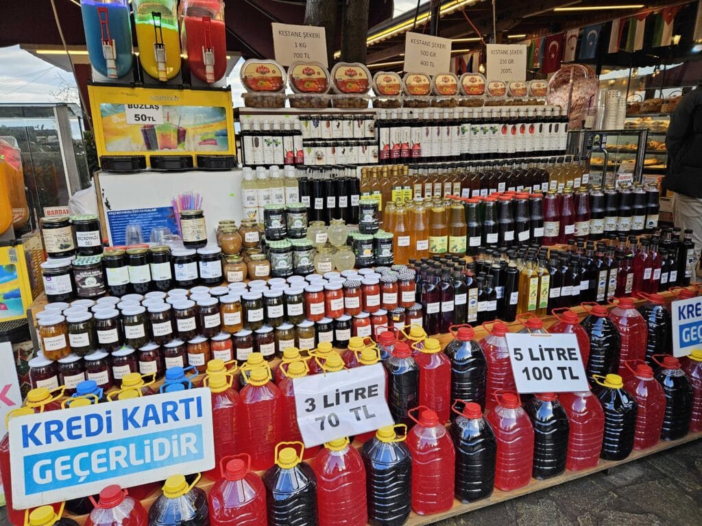 Cumalikizik, Domaći proizvodi izloženi na štandu lokalnih proizvođača