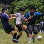 Koliko je popularan sport u BiH i kako utiče na mlade? Grupa dečaka u plavim dresovima pored trenera