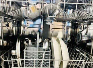Ove predmete nikada ne biste trebali prati u perilici posuđa