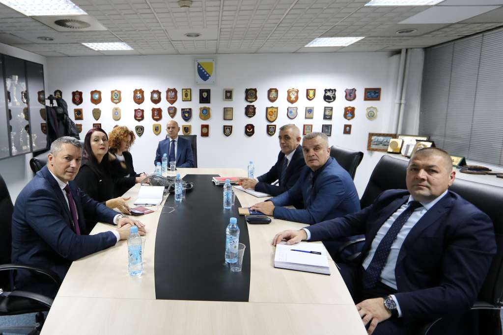 odbor za žalbe građana Odbor za žalbe građana razmatrao devet pritužbi na rad policijskih službenika