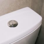 Čišćenje vodokotlića bez ribanja, jednostavan trik koji ga vraća u stanje kao nov