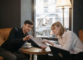 Da li imate poslovnog supružnika, evo šta zapravo znači ova sve češća pojava na poslu