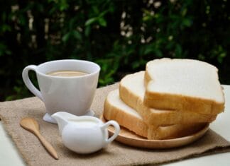Evo zašto je važno kome prvo ponudite hljeb za stolom Evo zašto je važno kome prvo ponudite hljeb za stolom