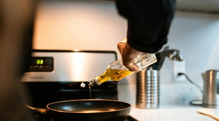 Koliko puta smijete koristiti isto ulje za prženje i kada postaje opasno