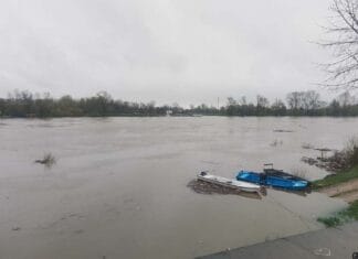 Istražni zatvor krijumčaru iz BiH: U prevrtanju čamca na Savi poginule tri osobe Istražni zatvor krijumčaru iz BiH: U prevrtanju čamca na Savi poginule tri osobe
