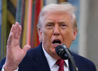 Najveća mornarica ikada okružila Venecuelu, Trump poručio: “Vratite nam otetu zemlju i naftu!” Donald Trump, Venezuela, oil, nafta, Trump, Venecuela, rat