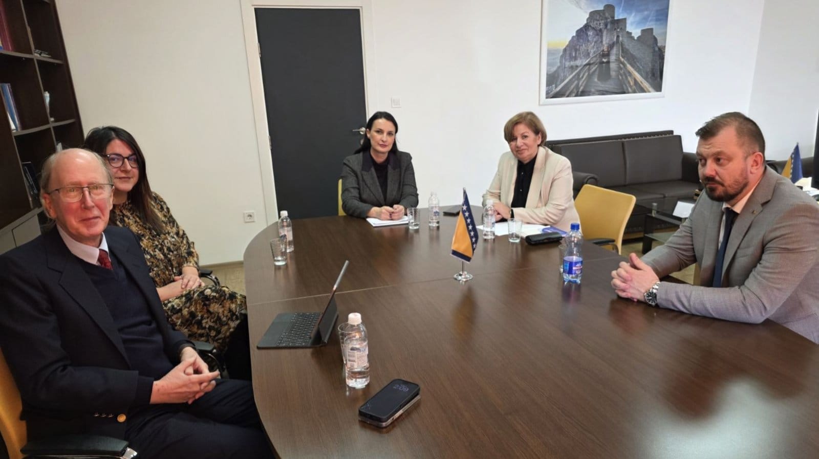 Sastanak zvaničnika Ambasade SAD sa glavnim tužiocem TK tužioc