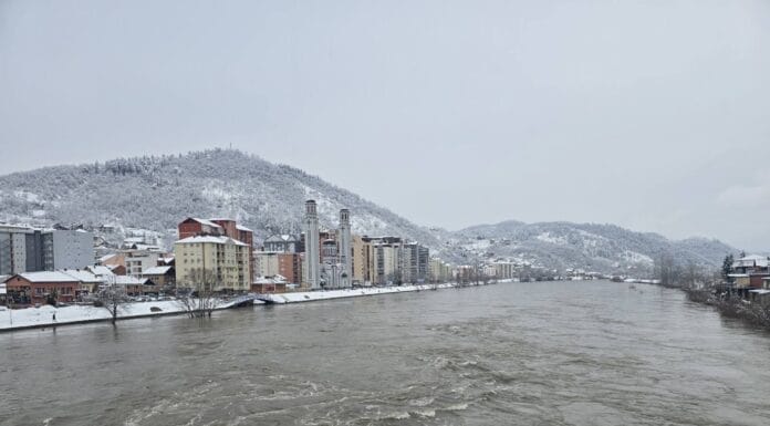 Zvornik i dalje u vanrednoj situaciji zbog visokog vodostaja Drine Zvornik, Drina