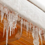 Upozorenje građanima: Opasnost od obrušavanja snijega i ledenica s krovova Ledenice, snijeg, zima