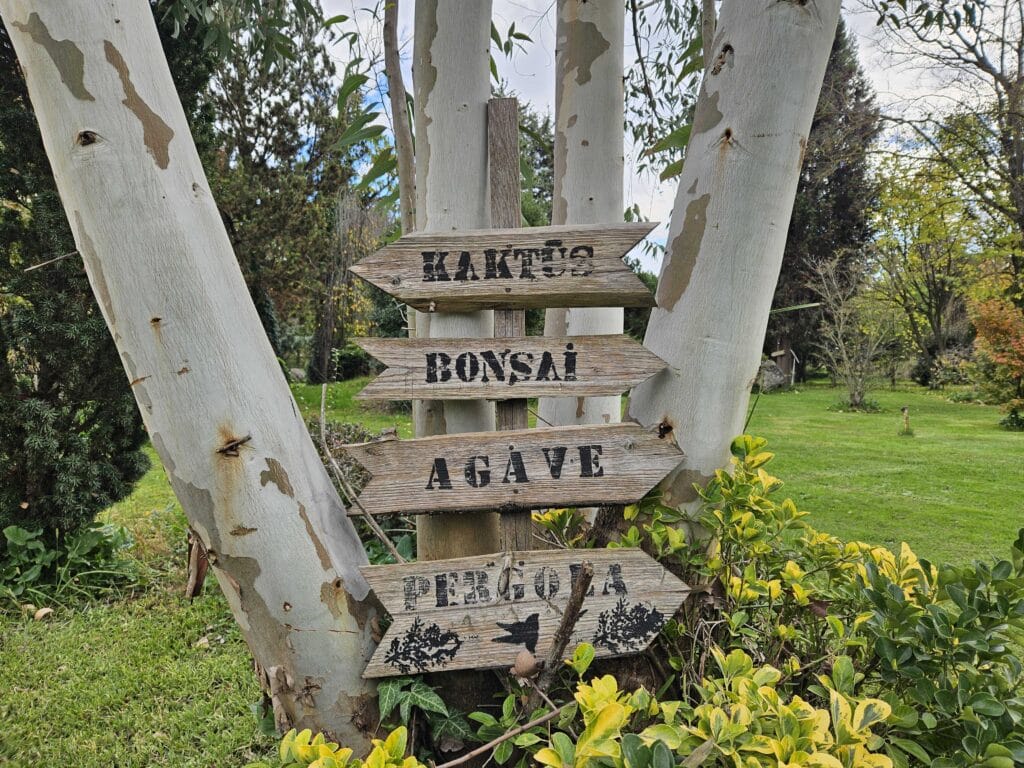 Putokaz za tematske cjeline u Karaca Arboretum u Yalovi