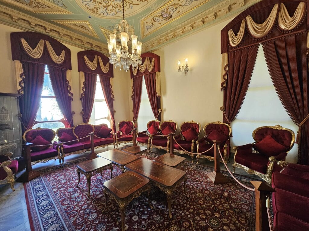 Ataturkova Marmara; Reprezentativni salon Kasr-ı Hümayuna u Kocaeliju