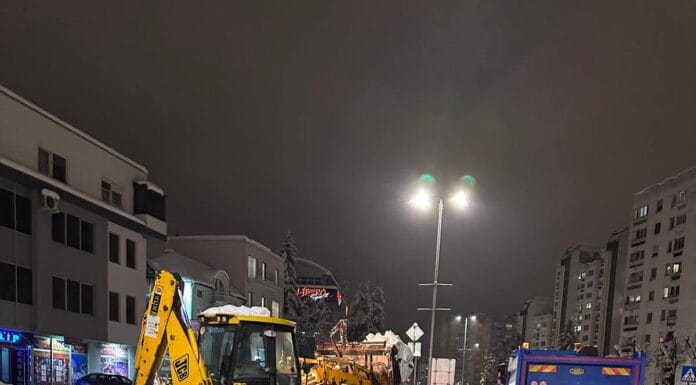 JKP Komunalac Tuzla u punom kapacitetu na terenu zbog snježnih padavina