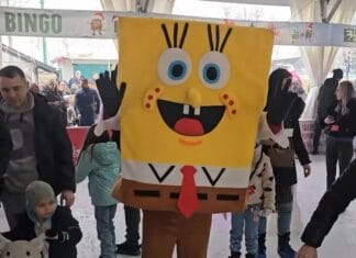 Gradsko klizalište puno mališana: Maskote i facepainting obilježili druženje na ledu