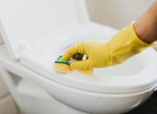 Zašto kupatilo izgleda neuredno čak i kada je čisto