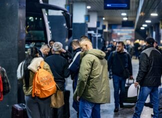 Stanica puna emocija: Iz Tuzle veliki broj putnika krenuo prema Njemačkoj