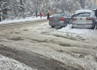 Snijeg i poledica širom BiH otežavaju i kretanje pješaka