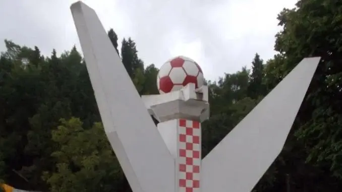 spomenik-kod-stadiona-zrinjski