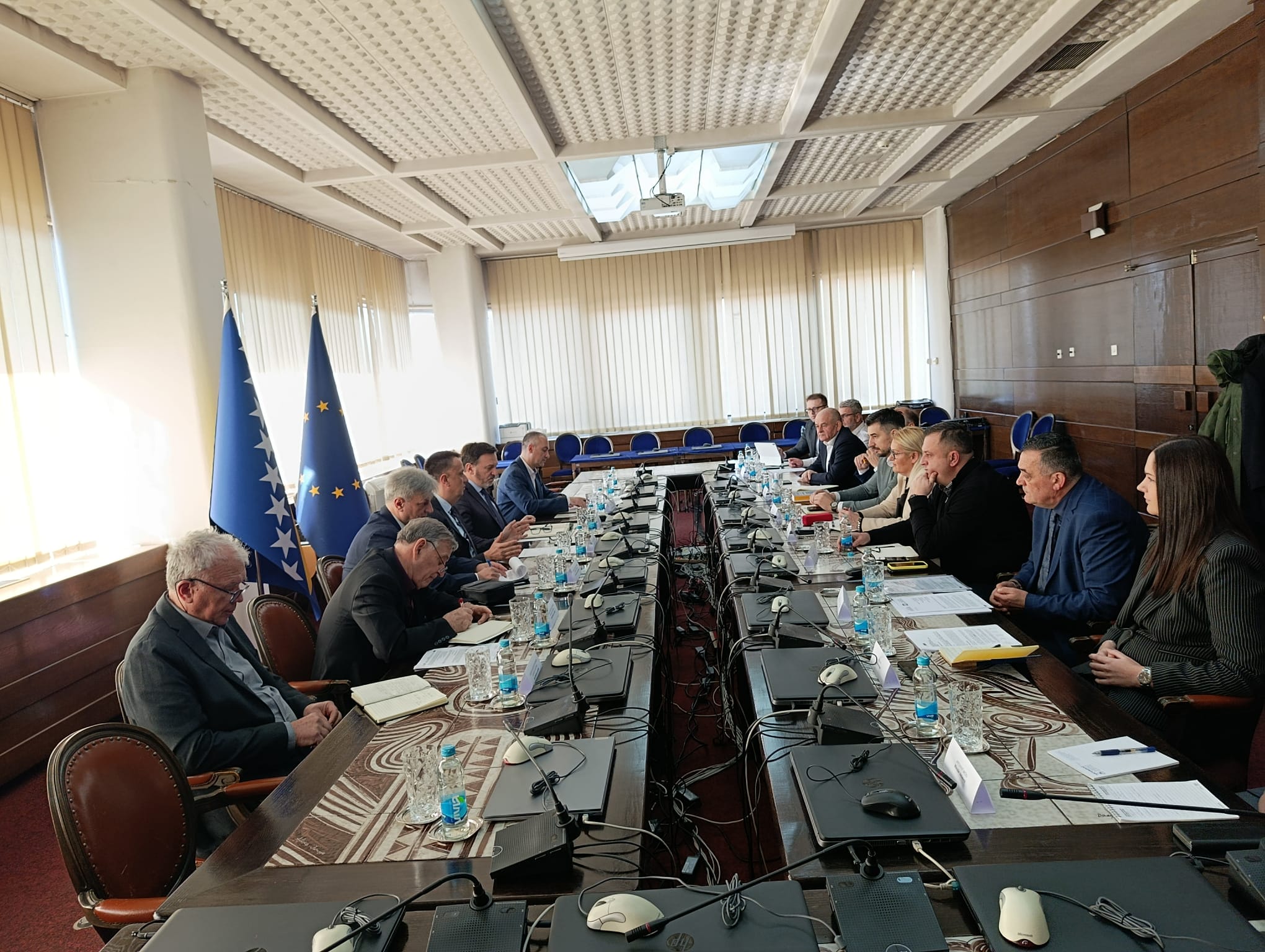 Vlada FBiH sastanak nafta Održan sastanak s predstavnicima naftnog sektora u FBiH