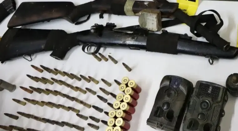 pretres, lukavac, droga, oružje