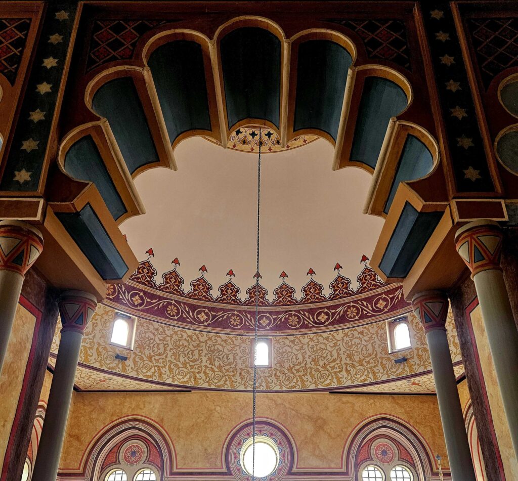 Prvi ramazan u obnovljenoj Šarenoj džamiji Tuzla, detalj enterijera nakon restauracije