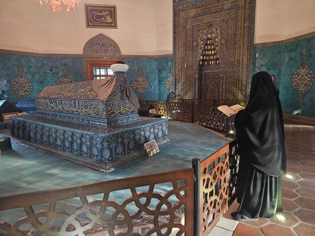 Zeleni kompleks u Bursi, posjetiteljica u Zelenom turbetu