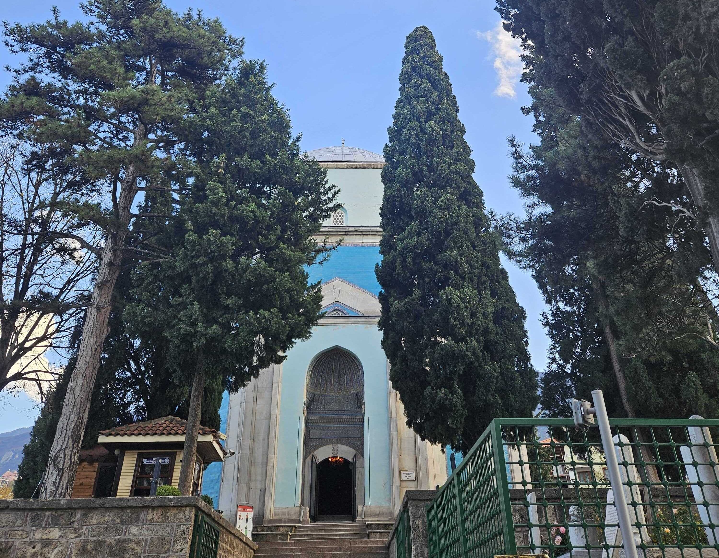 Zeleni kompleks u Bursi, Zeleno turbe sultana Mehmeda Prvog, vanjski izgled i ulaz