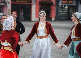 Ramazanski bajram u Tuzli obilježen na Trgu slobode uz bogat program