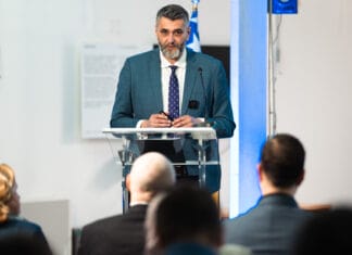 Suljagić reagovao na saslušanja saradnika Memorijalnog centra Srebrenica Konferencija o genocidu u globalnom kontekstu: Srebrenica u centru međunarodne rasprave o sjećanju i prevenciji