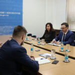 Velika promjena u plaćanju uvodi se u hiljadama prodavnica Kartično plaćanje kod malih trgovaca uskoro bi moglo postati dostupno u hiljadama prodavnica