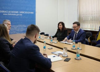 Kartično plaćanje kod malih trgovaca uskoro bi moglo postati dostupno u hiljadama prodavnica