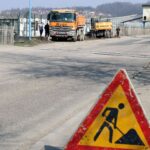 Rekonstrukcija cestovnog ulaza u Lukavac započela je uvođenjem izvođača u posao, a prva faza radova, vrijedna oko 2 miliona KM
