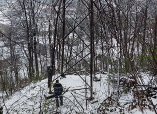 Ozbiljna oštećenja na dalekovodima, bez struje i dijelovi Tuzle, Živinica i Srebrenika