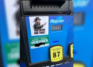 Građani SAD lijepe naljepnice po benzinskim pumpama: Za ovo su Židovi krivi! Benzinske pumpe, židovi