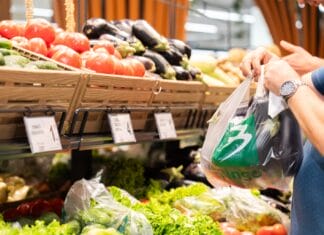 Praznici povećavaju potrošnju u BiH, građani sve češće posežu za zaduživanjem Praznici povećavaju potrošnju u BiH, građani sve češće posežu za zaduživanjem