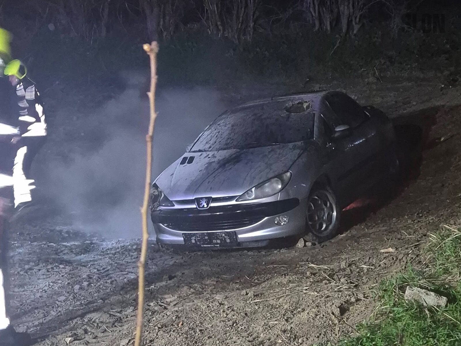 Požar automobila u Seoni kod Srebrenika, intervenisali vatrogasci