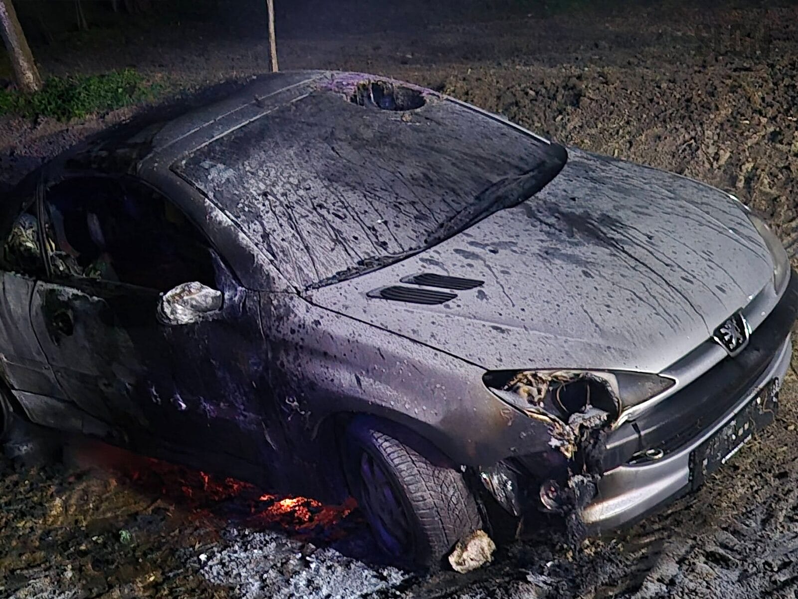 Požar automobila u Seoni kod Srebrenika, intervenisali vatrogasci