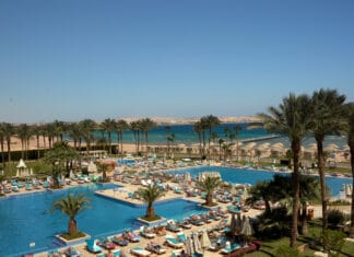 Hurgada iz Tuzle: Evo šta smo otkrili o ljetovanju u Egiptu bez skrivenih troškova Hurgada iz Tuzle resort sa bazenima i pogledom na more