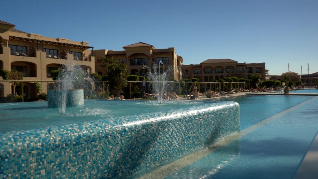 Hurgada iz Tuzle hotelski bazen i resort u all inclusive ponudi