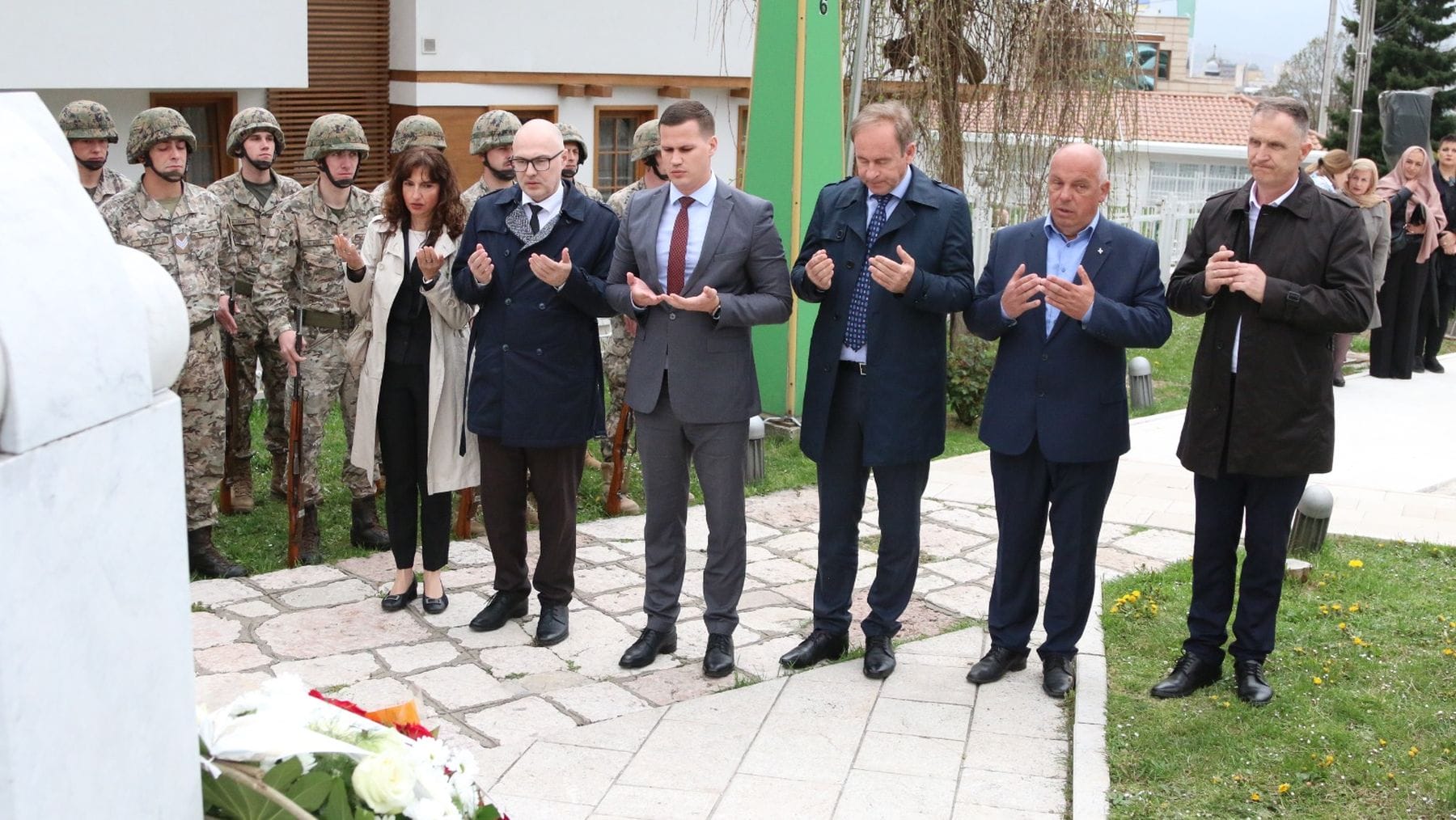 Obilježen Dan Armije RBiH, položeno cvijeće na šehidskom mezarju „Kovači“
