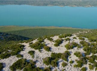 Na Balkanu postoji jezero kojem je zabranjeno čak i prići Na Balkanu postoji jezero kojem je zabranjeno čak i prići