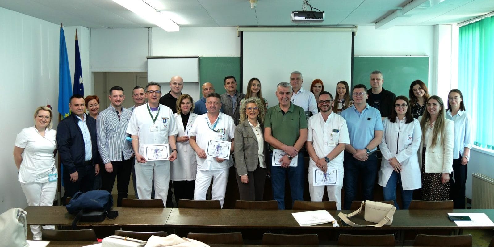 U UKC Tuzla održan tečaj iz kolor dopler ultrazvuka krvnih sudova, certifikate dobilo 15 polaznika