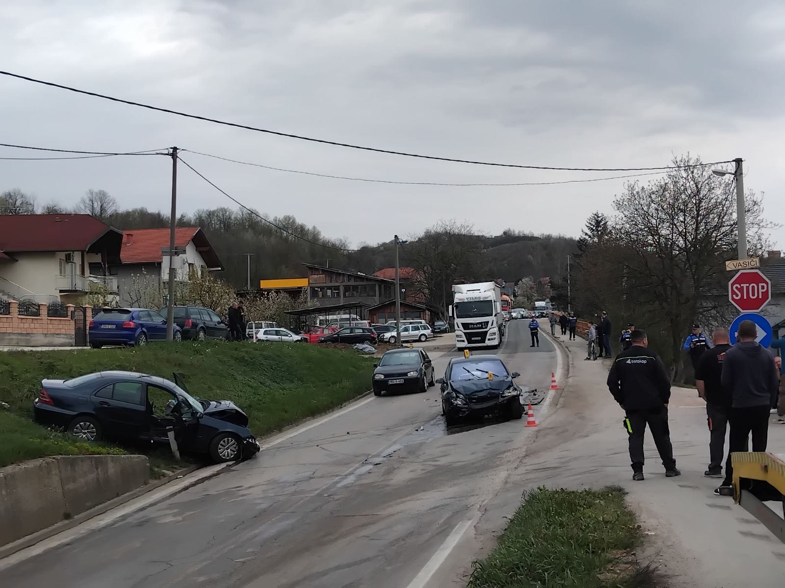 Donji Čakolovići: Zbog nesreće otežan saobraćaj, ima i povrijeđenih osoba
