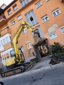 Počela rekonstrukcija trotara u Rudarskoj, saobraćaj djelimično izmijenjen