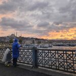 Cijene atrakcija u Istanbulu mnoge ostavljaju bez riječi: Koliko danas koštaju Bazilika cisterna, Aja Sofija i Topkapi Cijene atrakcija u Istanbulu; Pogled sa Galata mosta na Istanbul u zalazak sunca i Sulejmanija džamiju