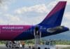 Wizz Air Starlink internet stiže u avione: Šta ova promjena znači za putnike? Wizz Air avion na Tuzlanskom aerodromu, Wizz Air Starlink internet