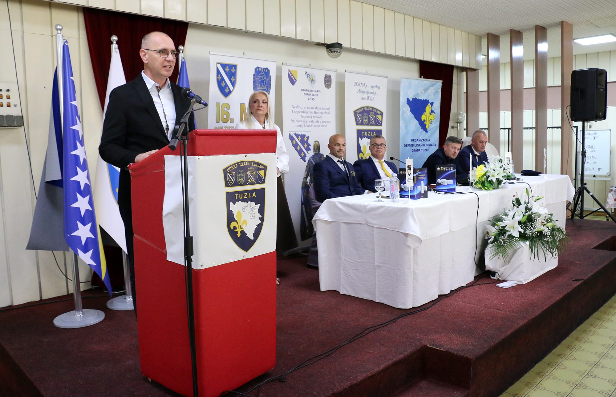 monografija tuzla U Tuzli predstavljena Monografija koja čuva istinu o herojima odbrane Bosne i Hercegovine