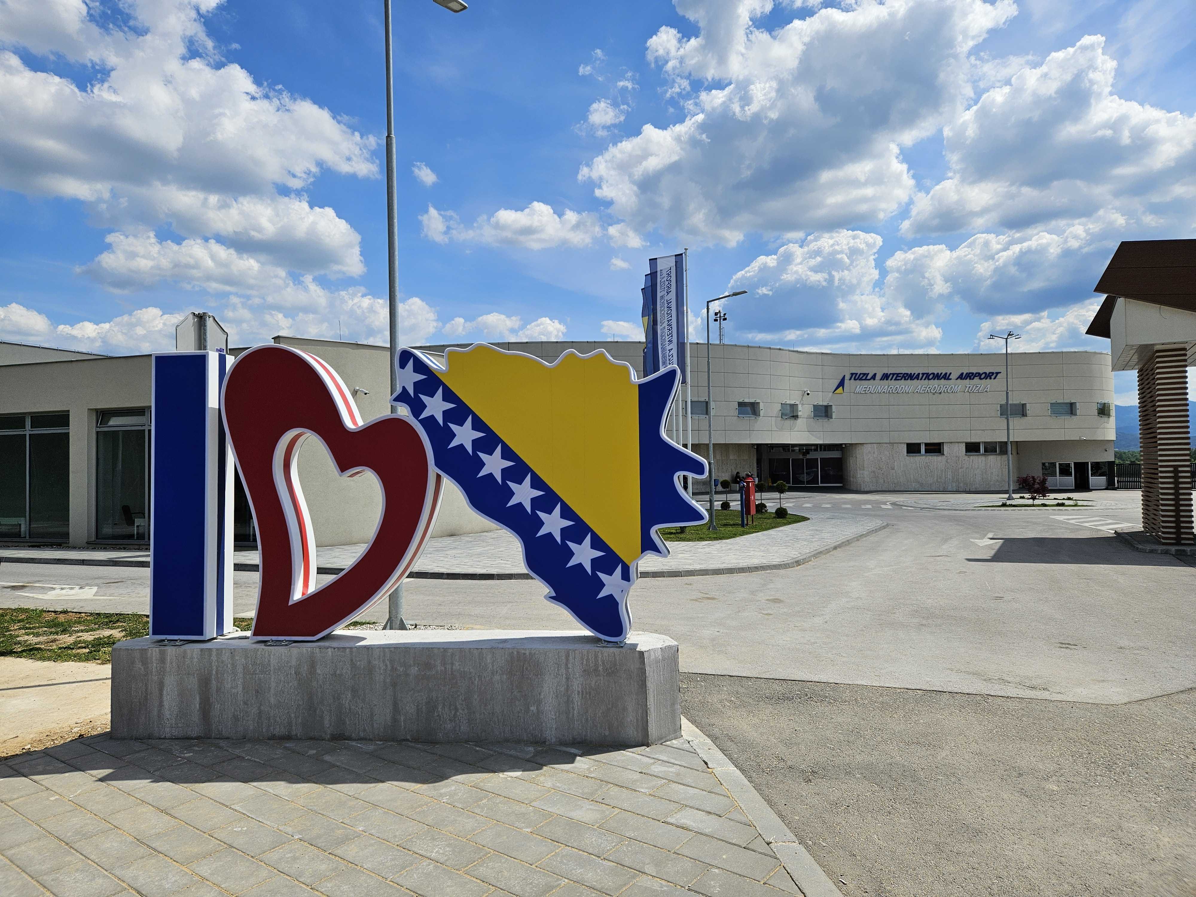 Tuzlanski aerodrom