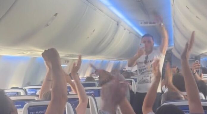 Zmajevi napravili čudo: U američkom avionu odjekivala Dubioza kolektiv