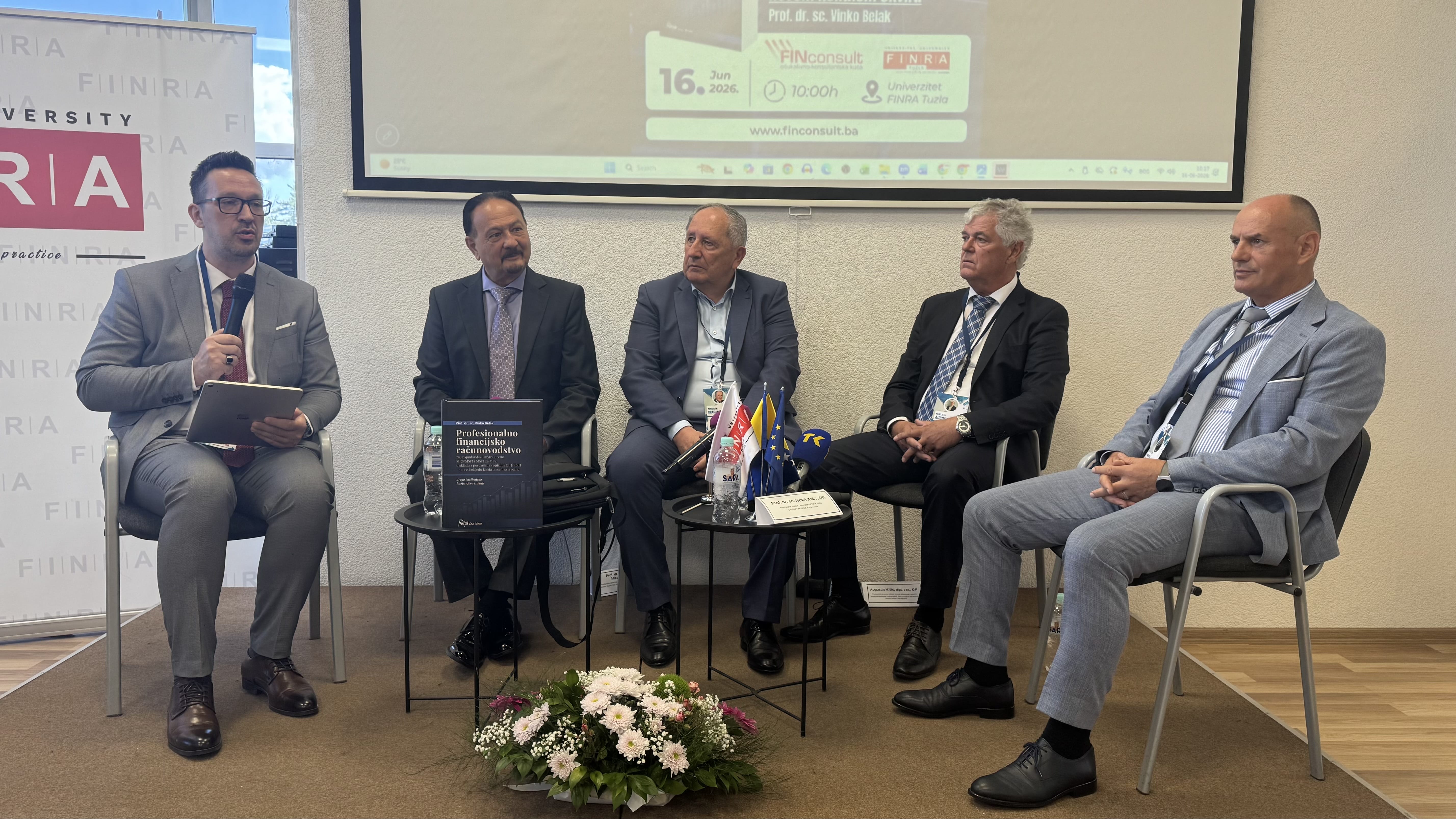 Na Univerzitetu FINRA Tuzla održana promocija knjige i panel diskusija o budućnosti računovodstvene profesije u BiH