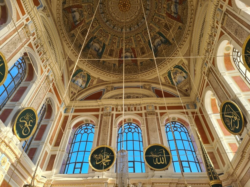  Veličanstvene džamije koje morate posjetiti u Istanbulu